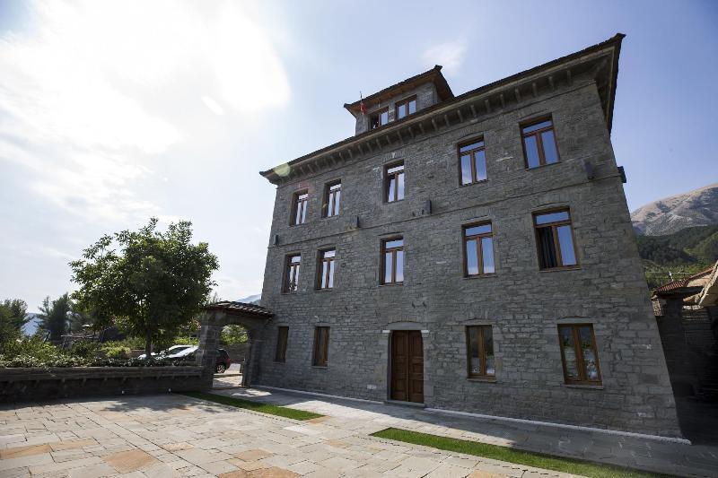 Villa Përmet Екстериор снимка